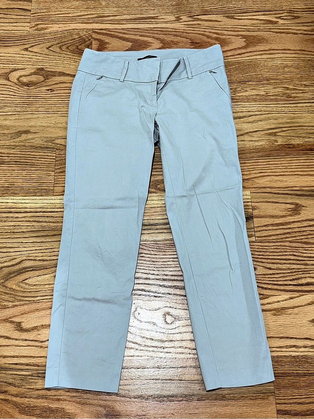 Ann Taylor Straight Leg Capris Gray Size 2 Like New